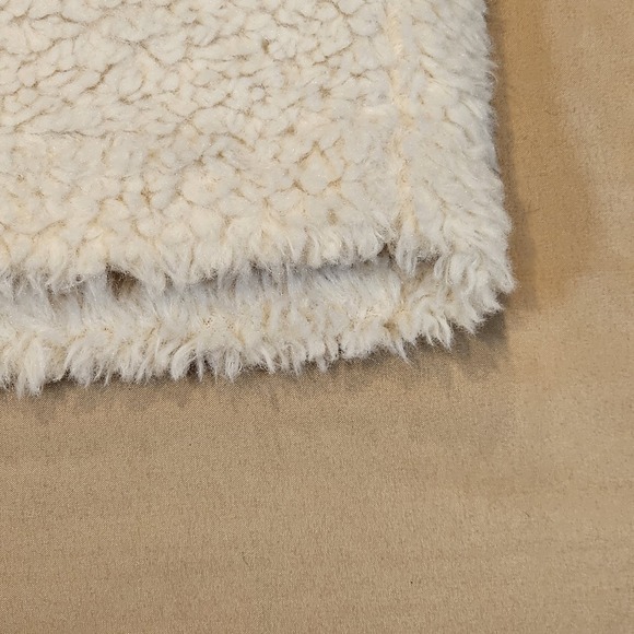 Thread & Supply Sherpa Vest Womens Fluffy Snap Teddy Bear Ivory‎ Size Small - Picture 12 of 12